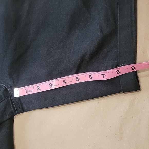 SO Size Jrs 15 / 32 Black Low Rise Bermuda Denim Shorts, Cuffed Hem, Gently Used - Picture 7 of 11